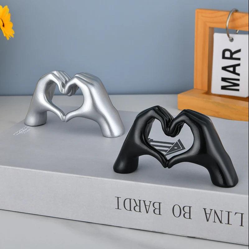 Heart Hand Statue Decoration - StarsKing Technology